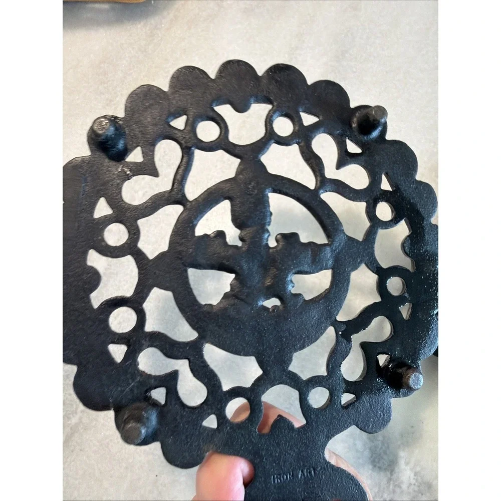 Set Of 2 Vintage Cast Iron Trivets Amish Boy And Girl OLA000